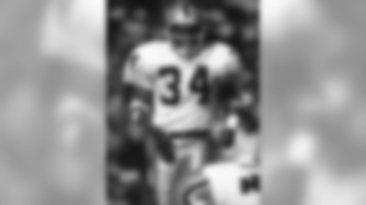 1990 - Raiders 38, Lions 31 - MNF
In a duel of big-name running backs, Bo Jackson and the Raiders defeated Barry Sanders and the Lions 38-31 in Detroit on Monday Night Football as Jackson and Sanders combined for 305 yards rushing. (AP Photo)