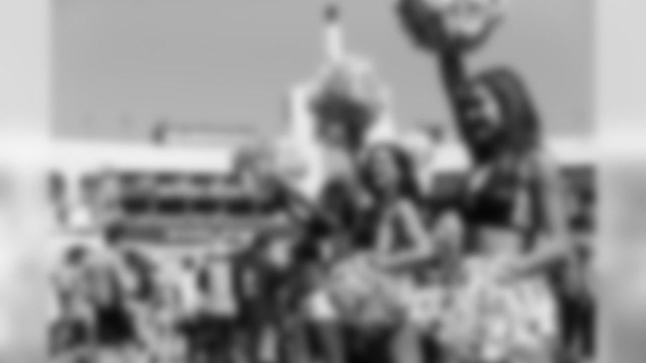 The Los Angeles Rams Cheerleaders welcome the players onto the field as the Los Angeles Rams face the Oakland Raiders during the 19 - 15 victory in a Week 2 Preseason game, Saturday, August 18, 2018, at the Los Angeles Memorial Coliseum in Los Angeles, CA. (Will Navarro/Rams)