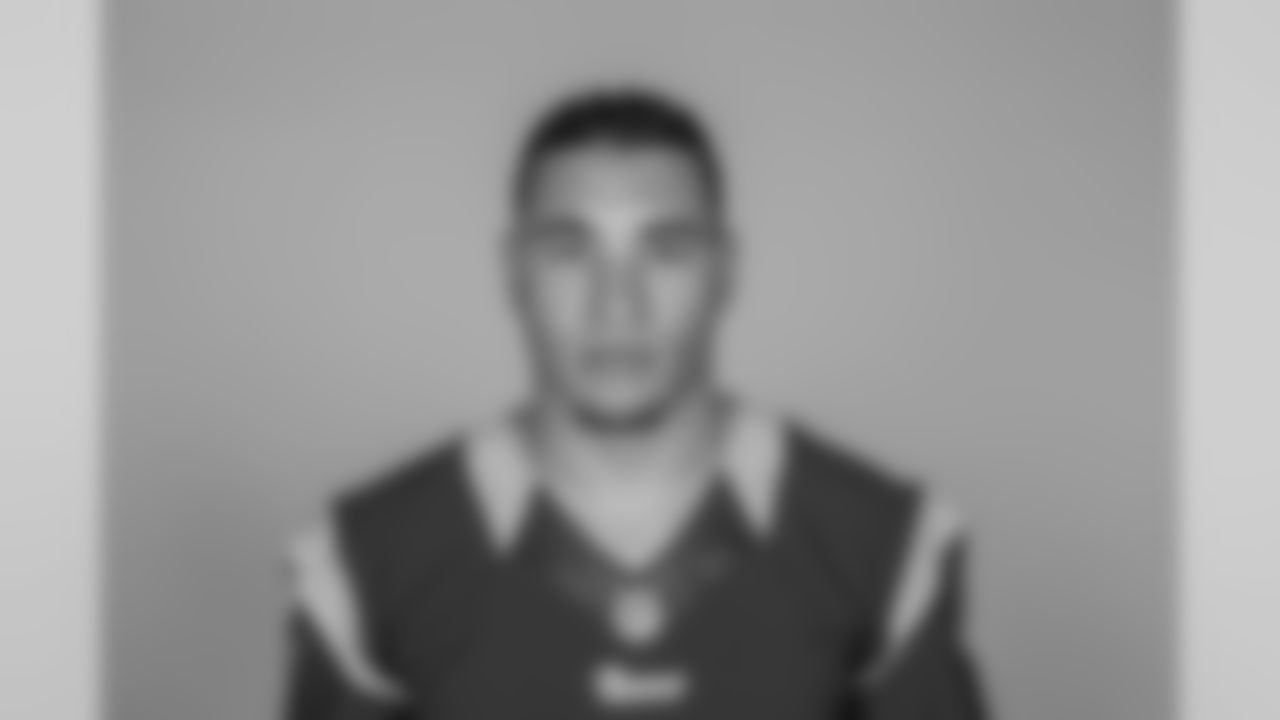 Kevin Davis, LB #60