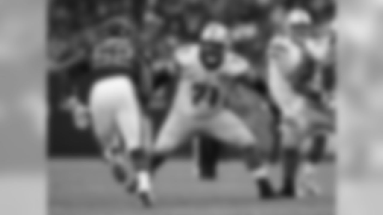 Lions T Riley Reiff