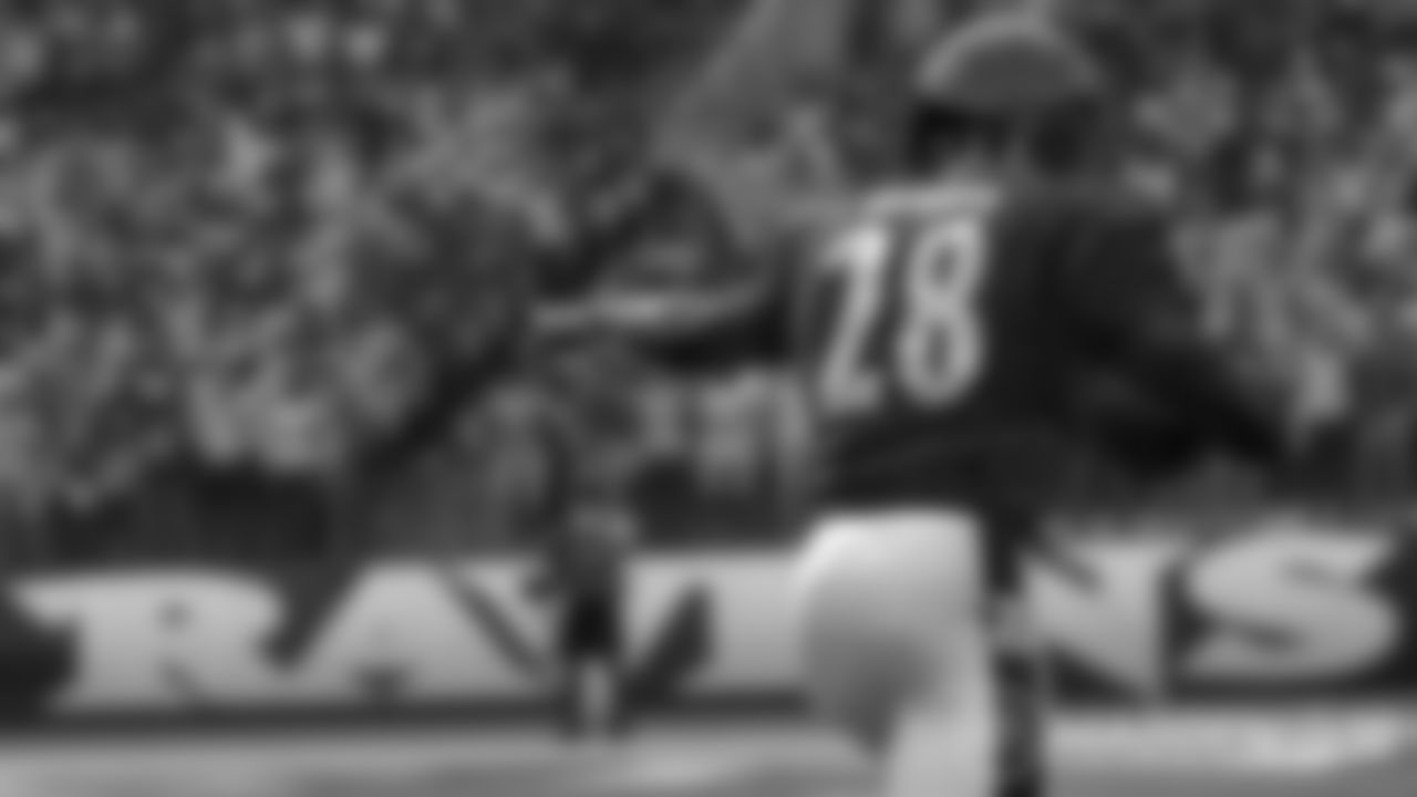 RB Kenneth Dixon