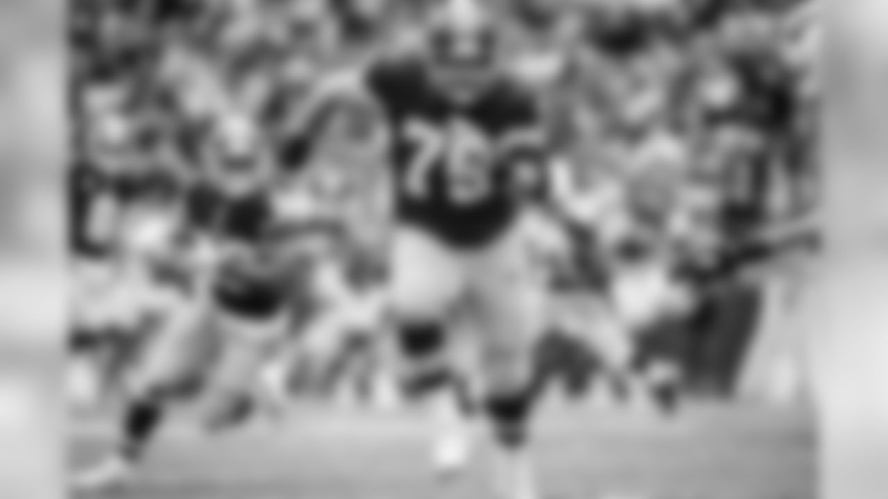 RG Brandon Scherff - 867 Snaps