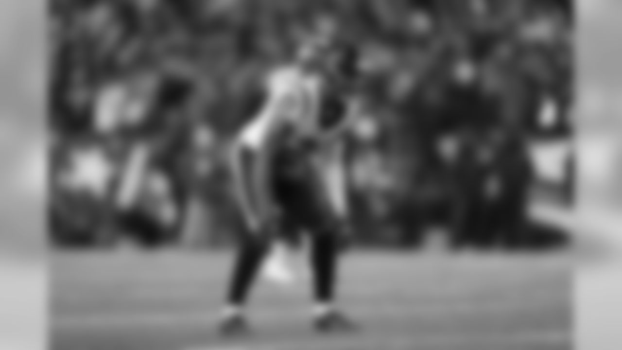 CB AJ Bouye