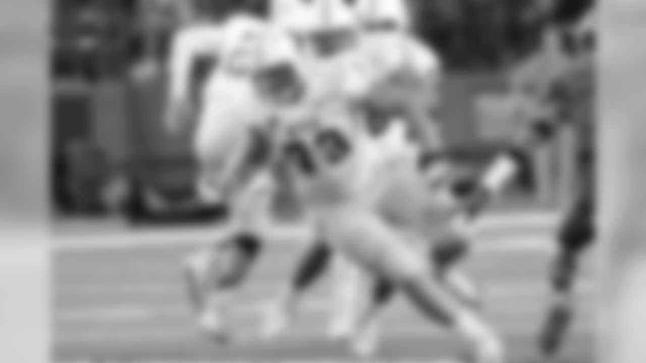 Round 6: OL Chase Roullier, Wyoming