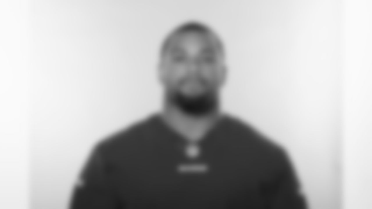 DL Kedric Golston