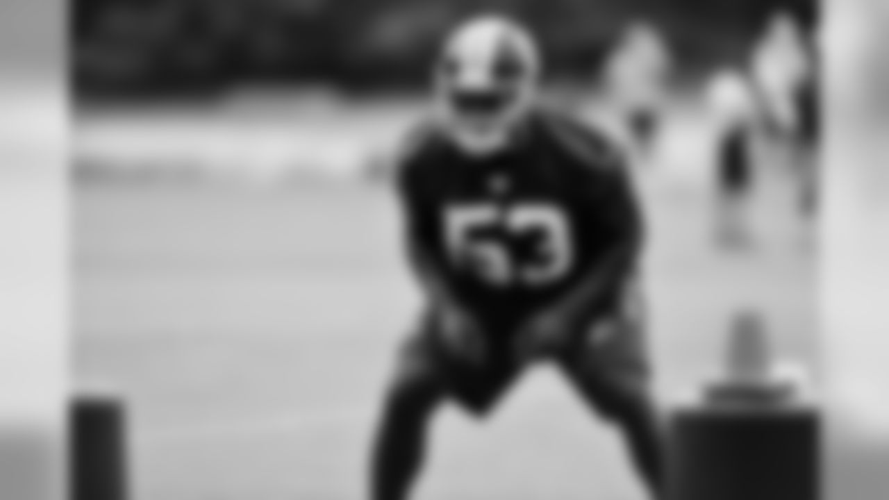 LB Steven Daniels