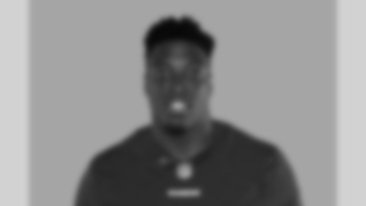 DL Joey Mbu