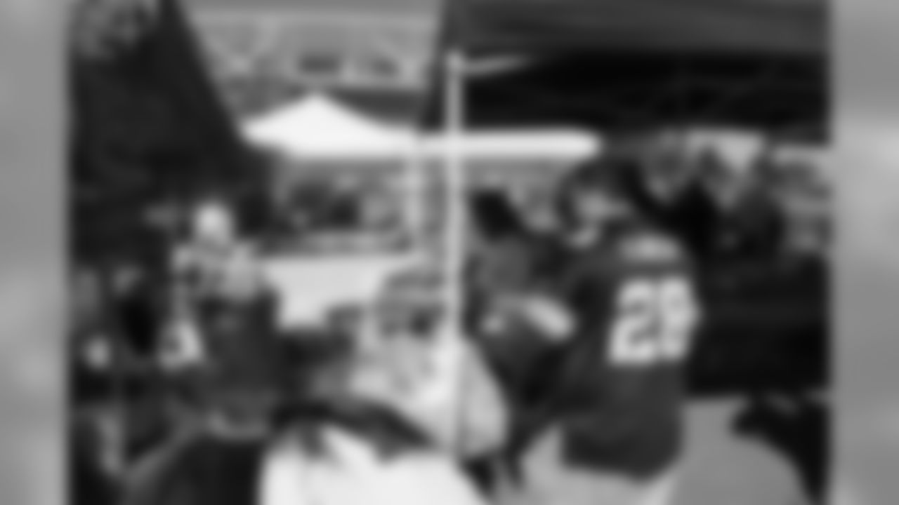 Redskins fans tailgate before the Redskins-Bengals game.
