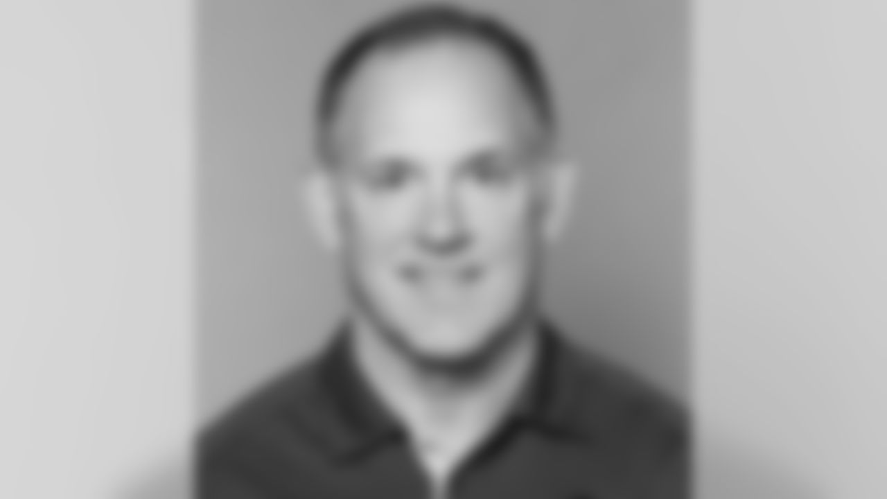 Quarterbacks coach Matt Cavanaugh