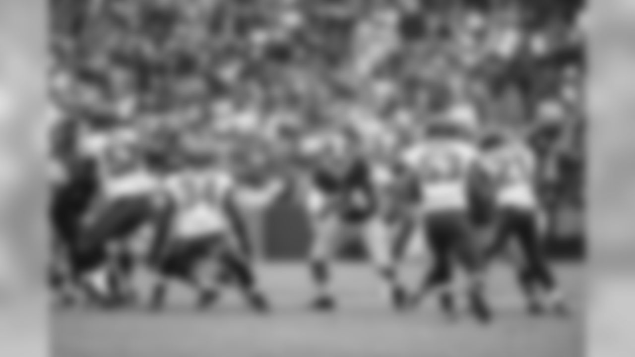 LB Mason Foster: 159 Snaps