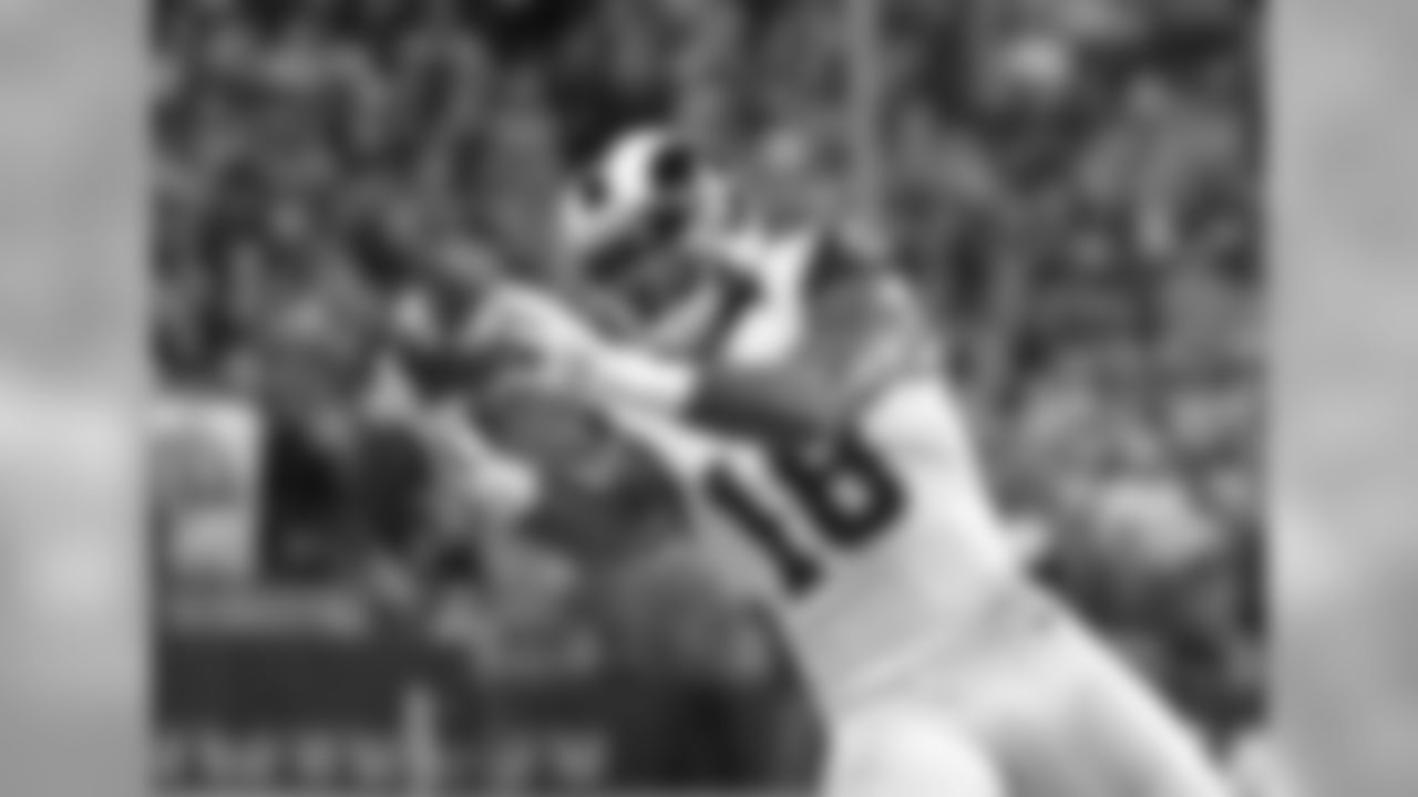 WR Kenny Britt