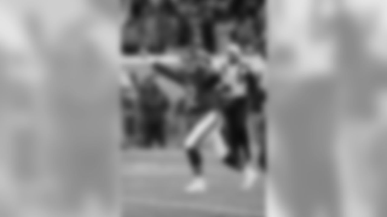 QB Matt Barkley