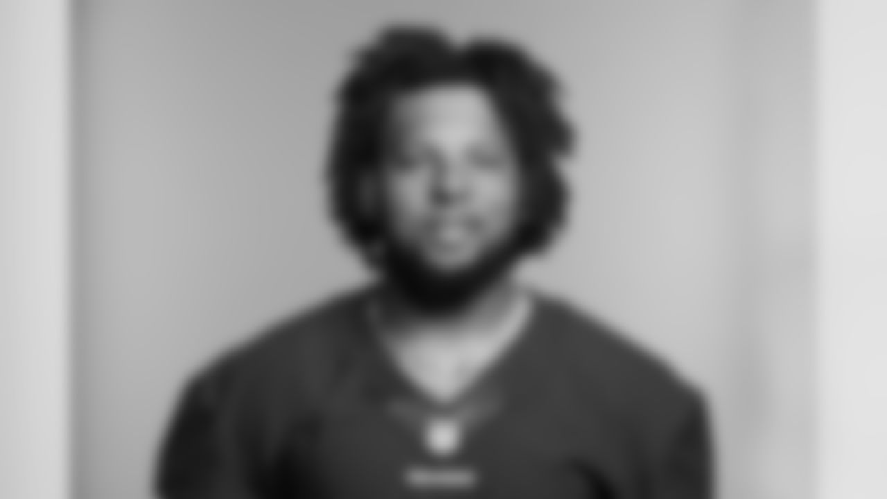 LB Mason Foster