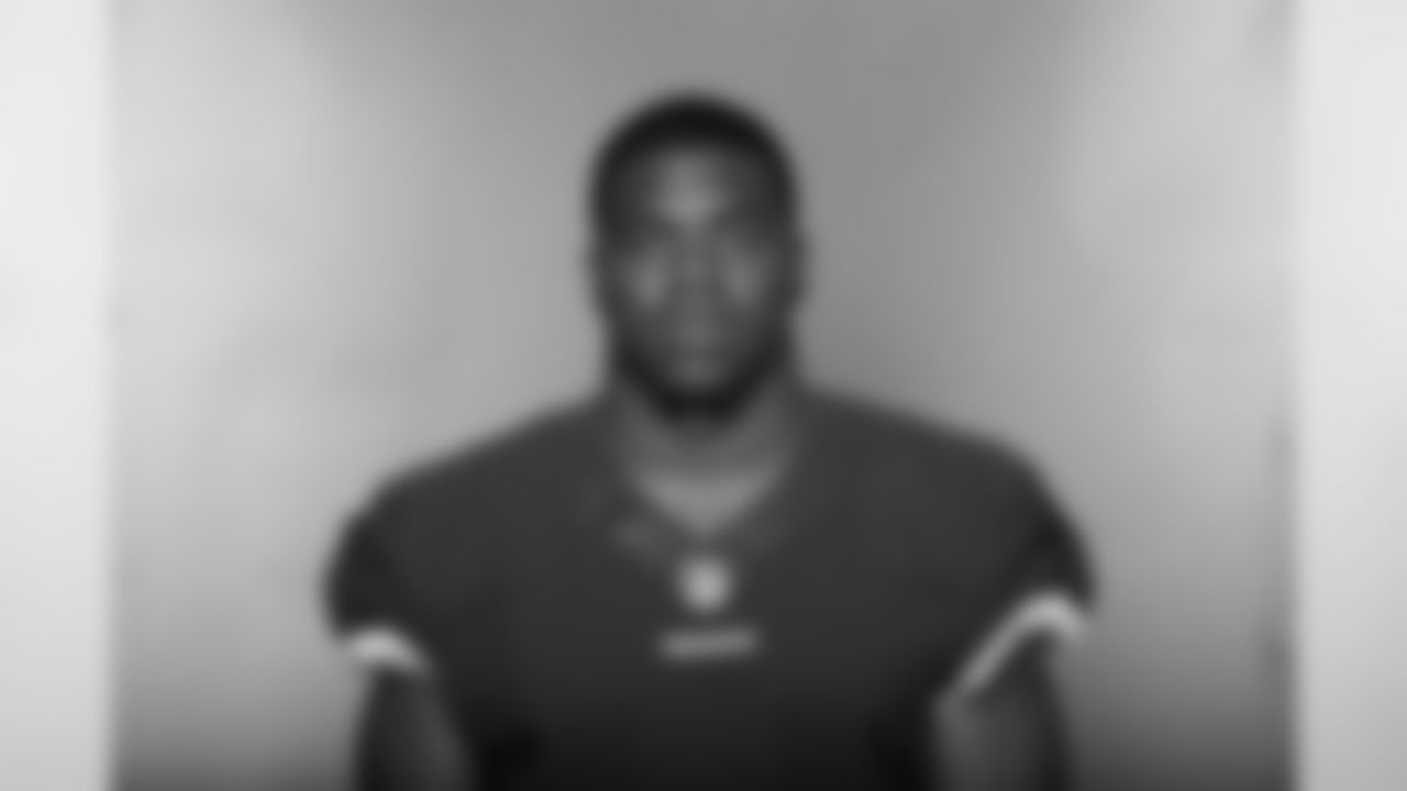 LB Martrell Spaight