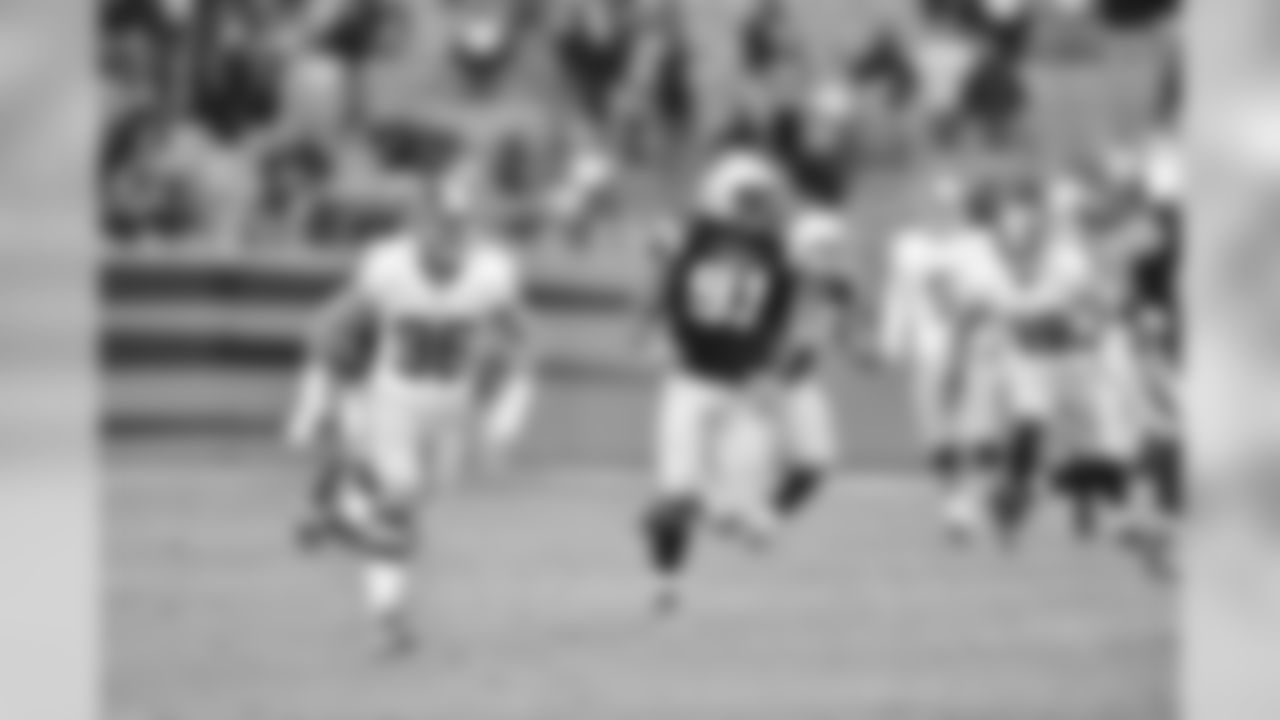 LB Houston Bates: 183 Snaps