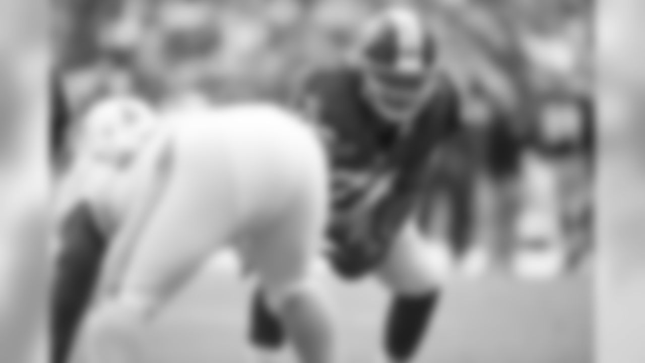 OT Trent Williams: 925 Snaps