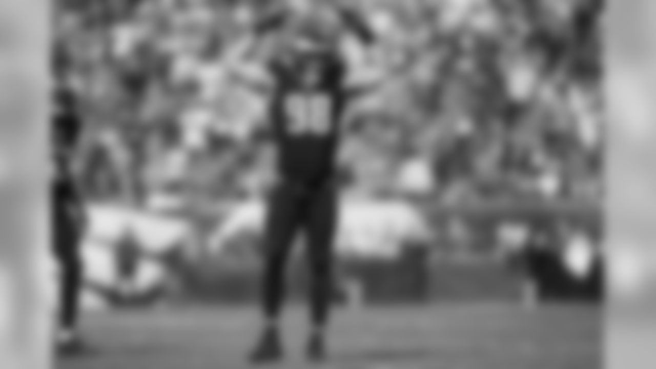 DE Connor Barwin