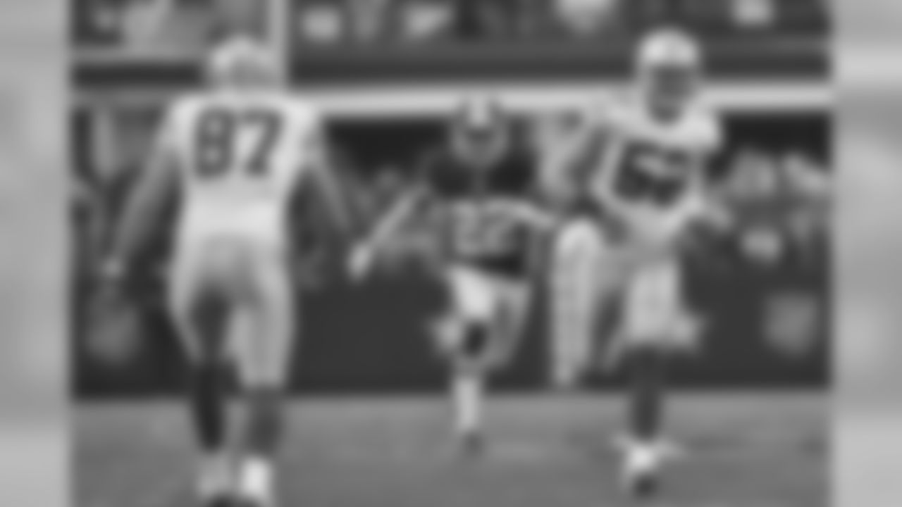 CB Deshazor Everett: 200 Snaps