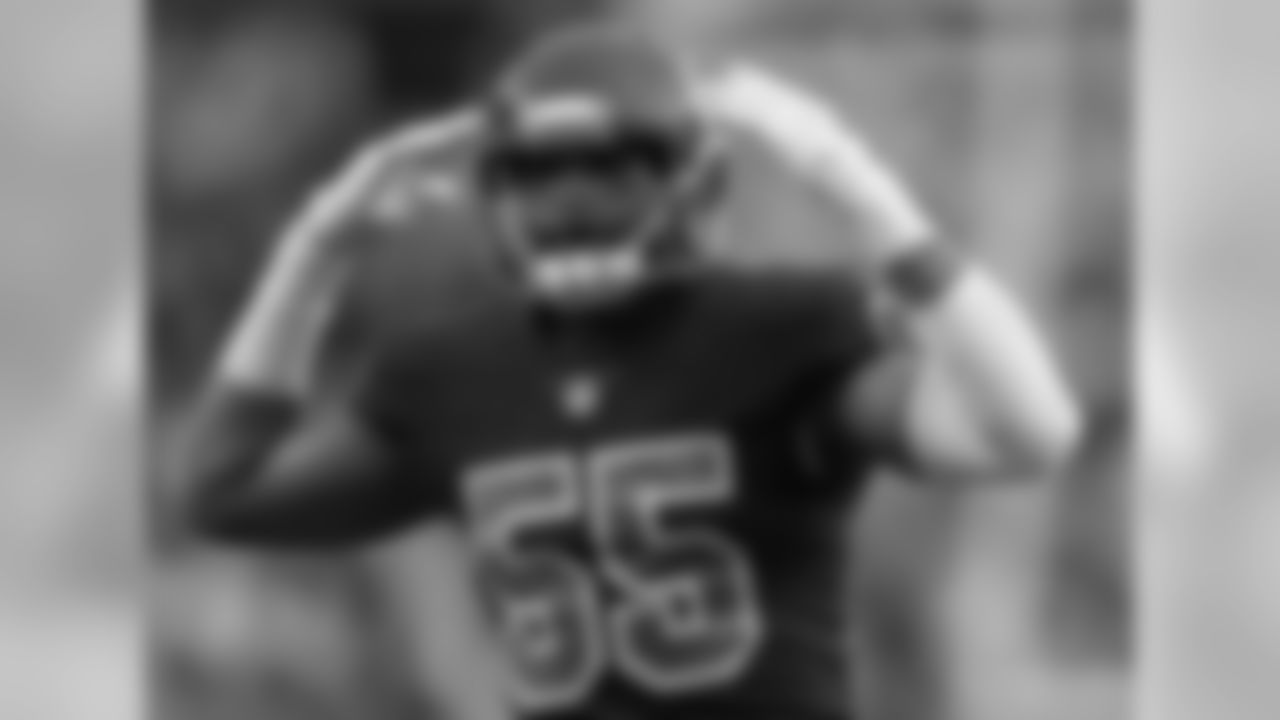LB Chris Carter - 330 Snaps
