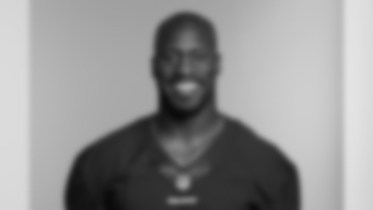 TE Vernon Davis