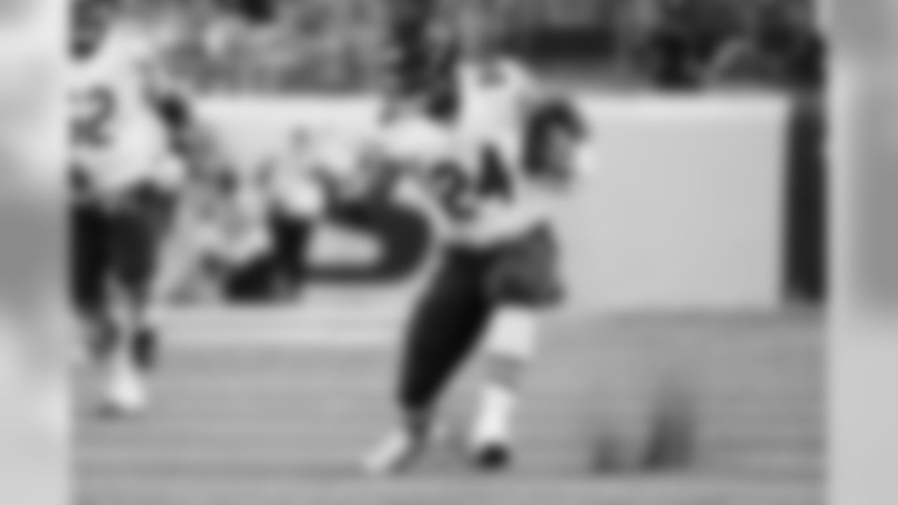 RB Jordan Howard