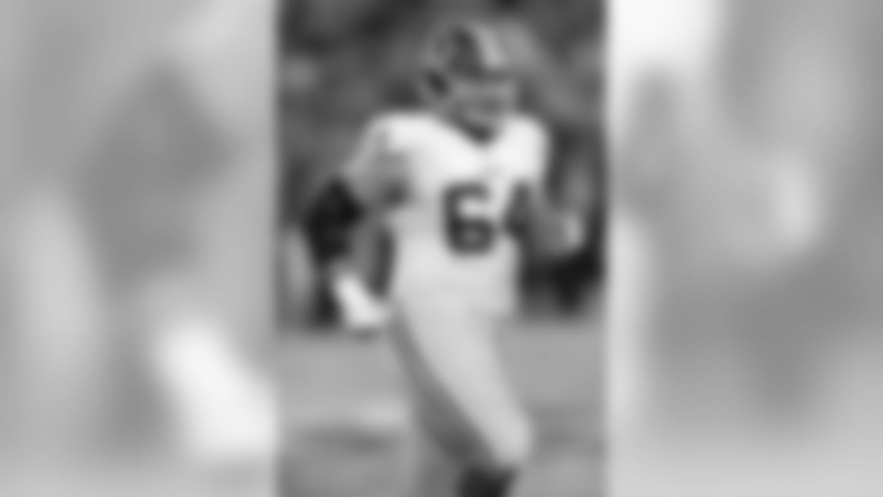 DL Kedric Golston