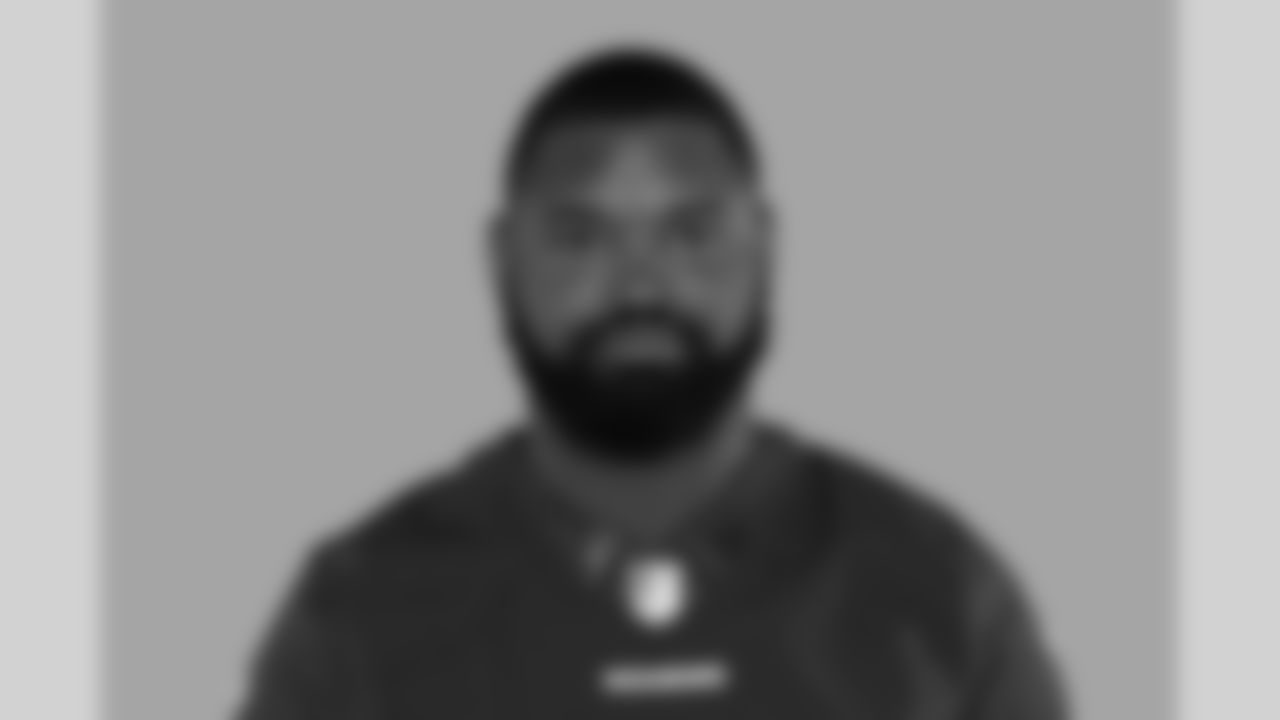 LB Zach Brown