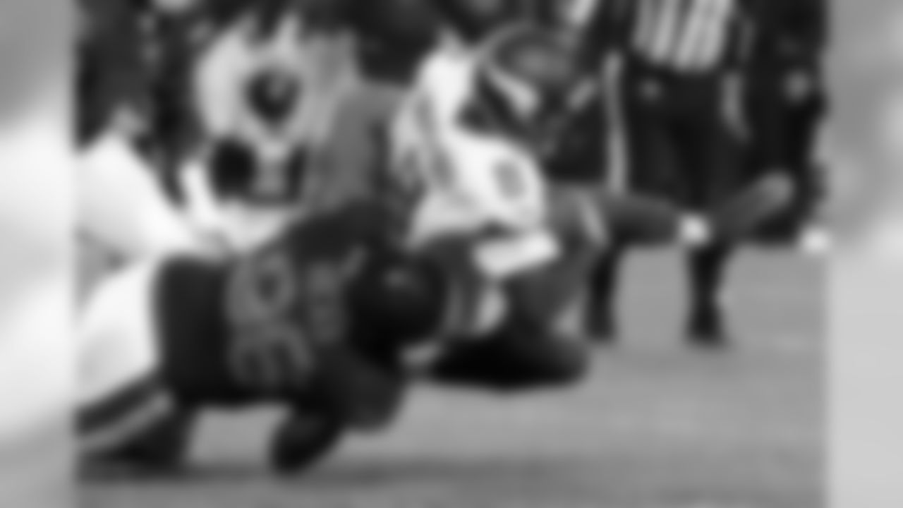 DE Akiem Hicks