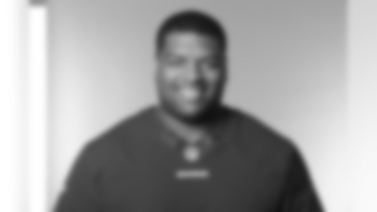 T Trent Williams