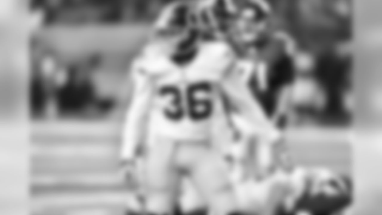 LB Sua Cravens