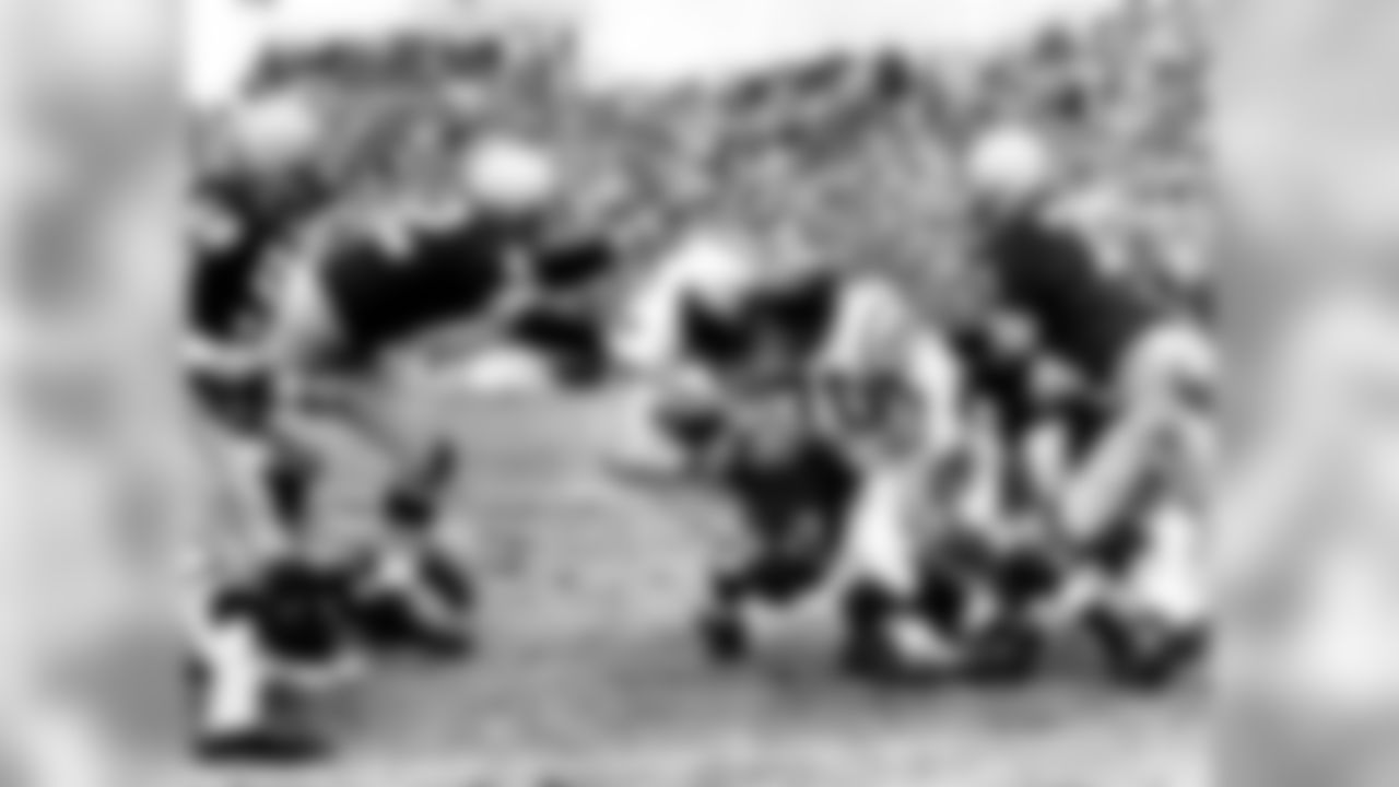 1959 - Washington Redskins fullback Don Bosseler (31) carries the football for some tough yardage during the Redskins 21-0 loss to the Green Bay Packers on Nov. 22, 1959 at City Stadium in Green Bay, Wisconsin. (AP Photo/Vernon Biever)