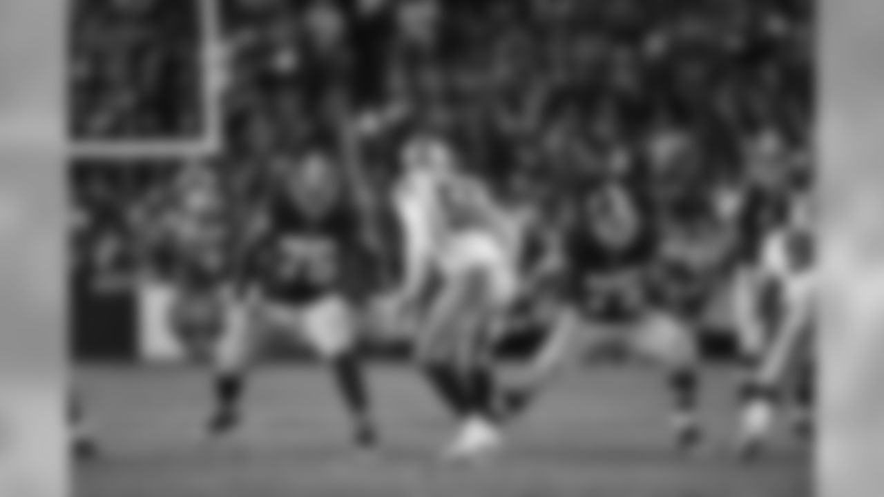 OT Morgan Moses: 1,030 Snaps