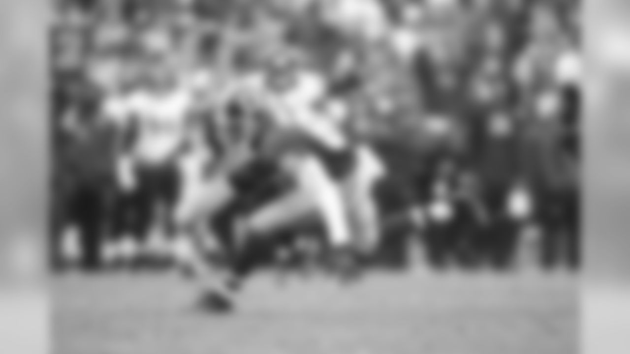 Redskins WR Leonard Hankerson tries to keep his balance to pick up more yards after the catch.