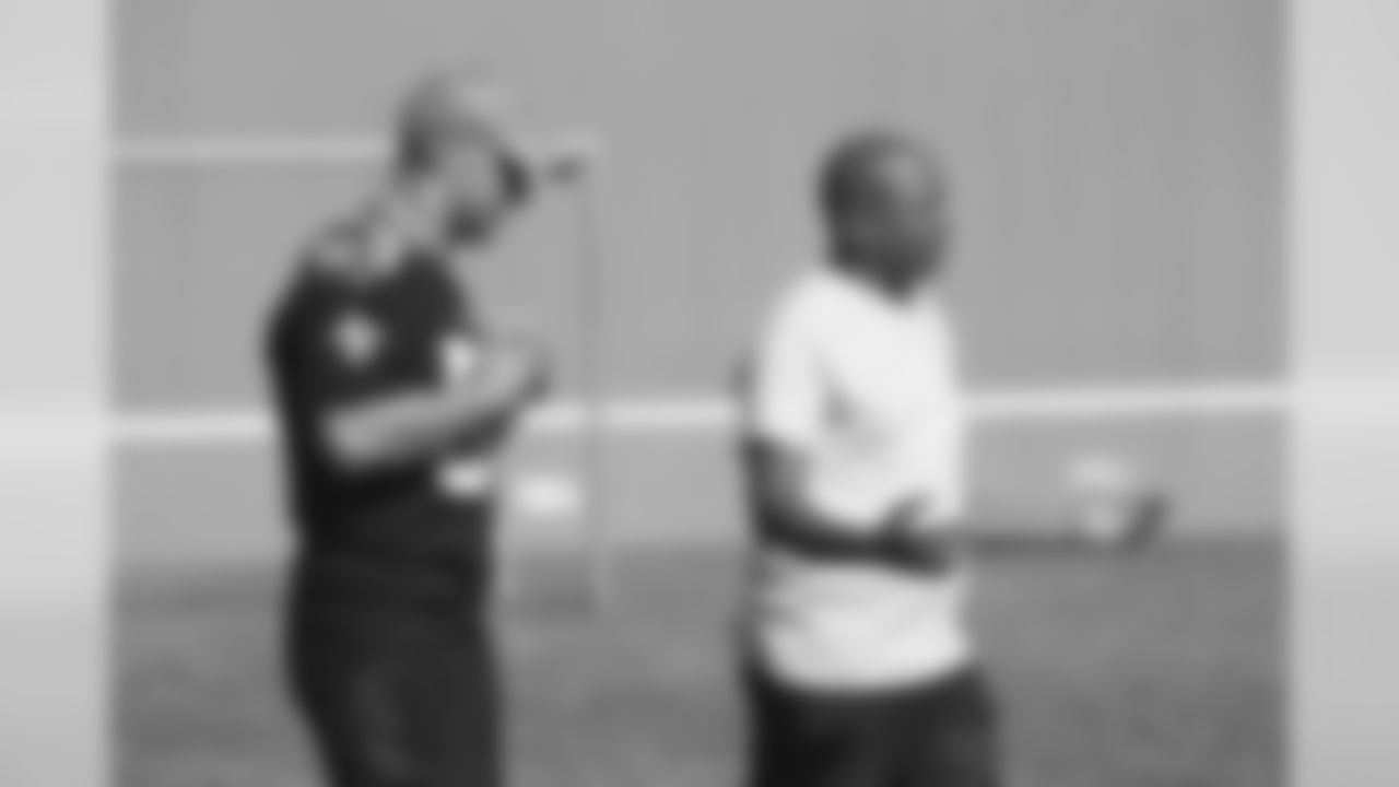 New Orleans Saints linebacker James Laurinaitis teamed up with Playworks at Dwight D. Eisenhower Elementary School for a little recess game of flag football with local sixth graders.
