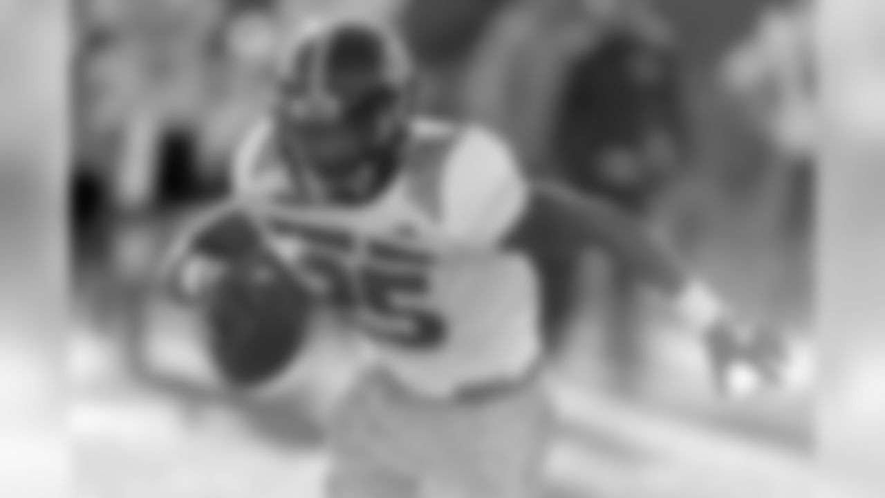 Running back Akrum Wadley