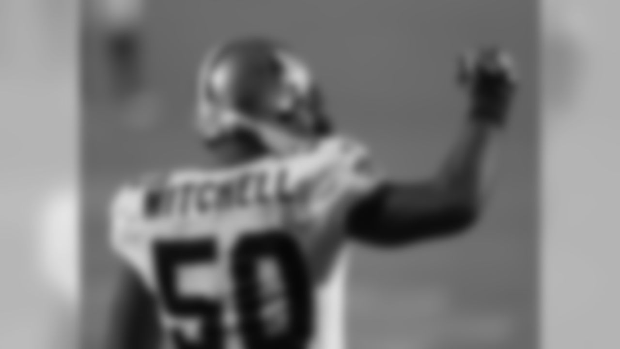 At Tennessee, Mitchell had 104 tackles with 10.5 tackles for loss as a senior.