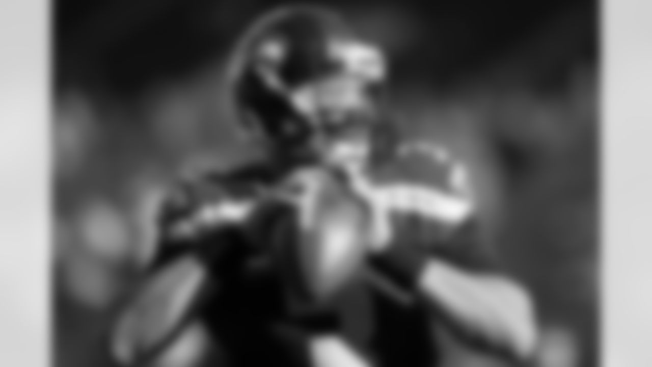 russellwilson_passing-16.jpg