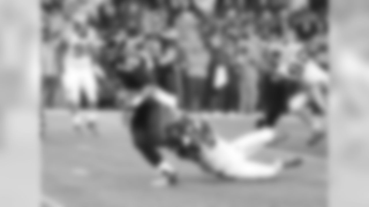 russellwilson_running-41.jpg