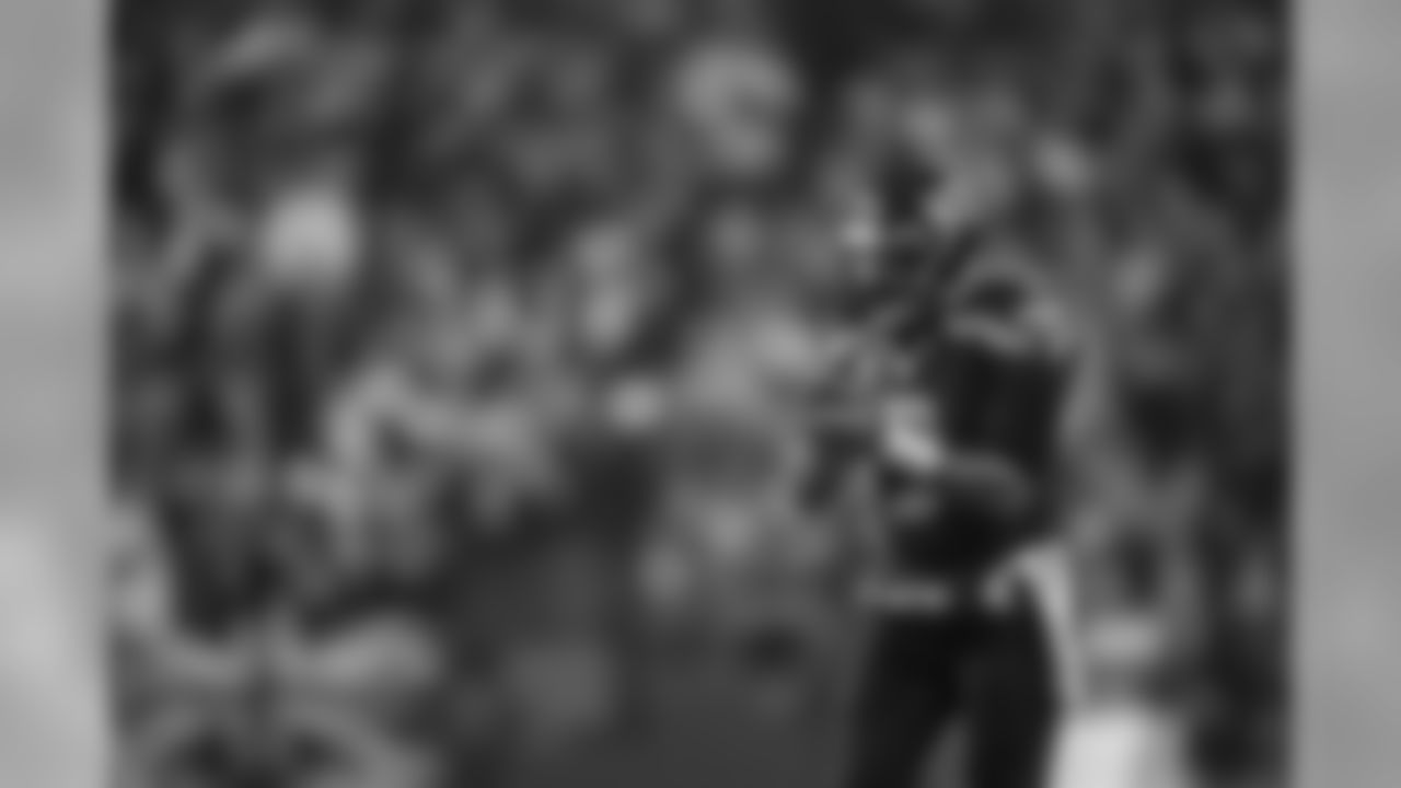 russellwilson_sidelines-35.jpg