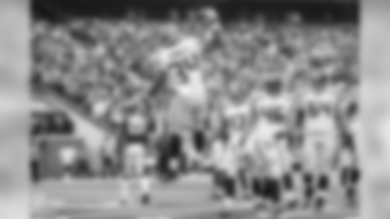 Running back Thomas Rawls celebrates after he scored the Seahawks' first touchdown of the game