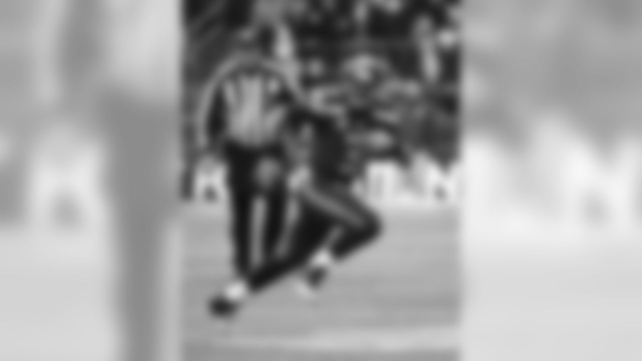 russellwilson_running-21.jpg