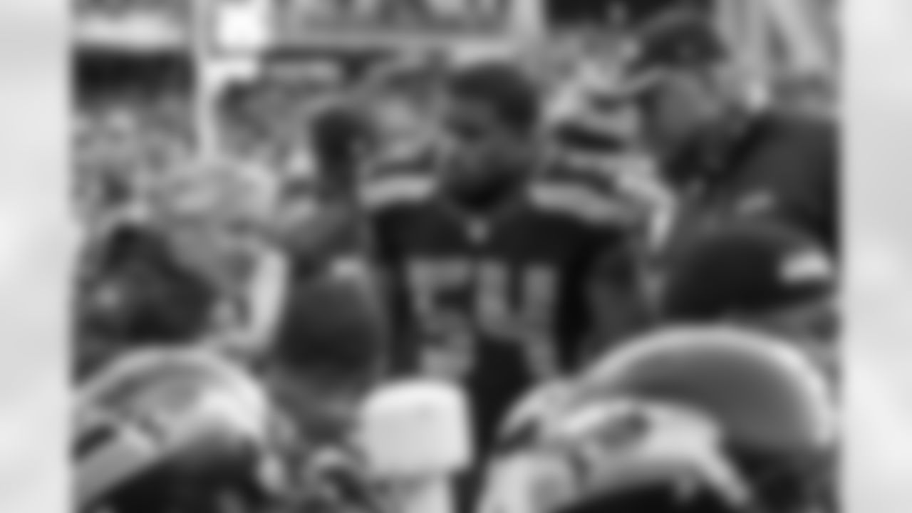 tempSeahawksSideline_vs_49ers-73.jpg