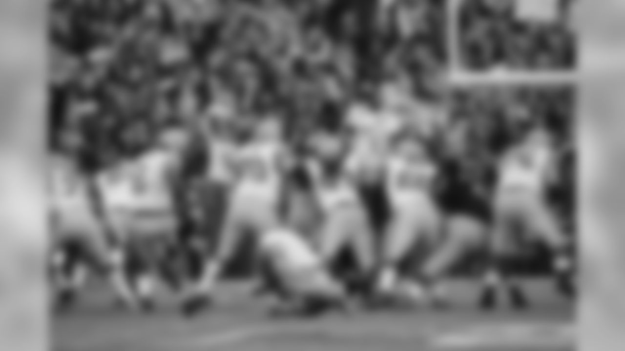 You just knew Green Bay would come back and tie it, didn't you? Packers quarterback Aaron Rodgers drove his team into field goal range and Mason Crosby's 48-yard field goal with :14 seconds remaining meant the game would go to overtime.