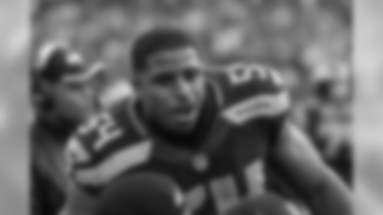 tempSeahawksSideline_vs_49ers-72.jpg