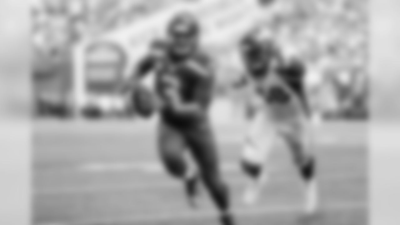 russellwilson_running-14.jpg