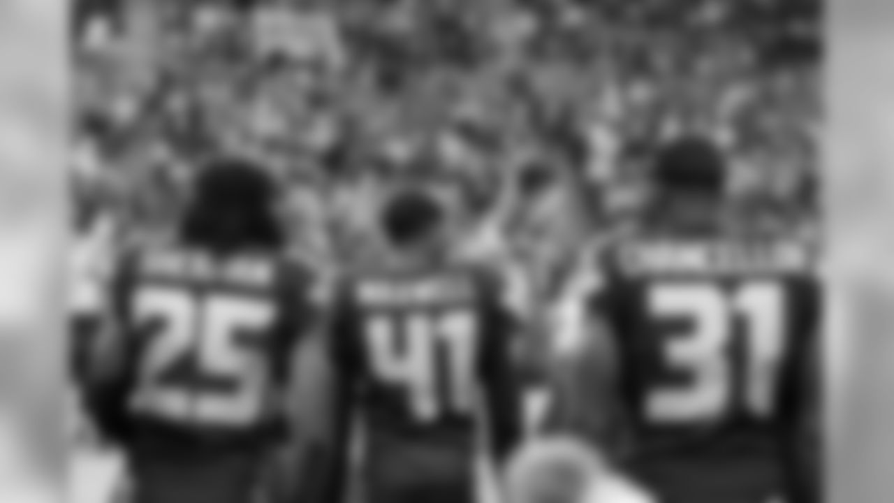 tempSeahawksSideline_vs_49ers-38.jpg