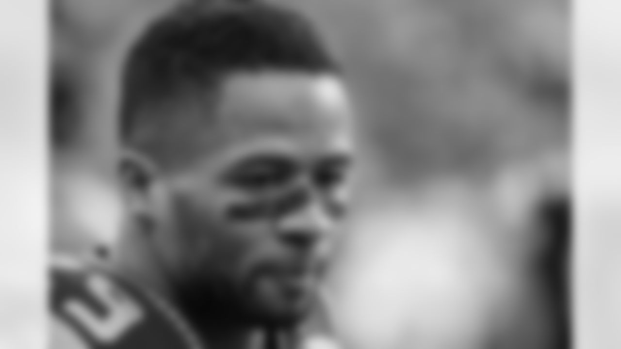 tempSeahawksSideline_vs_49ers-74.jpg