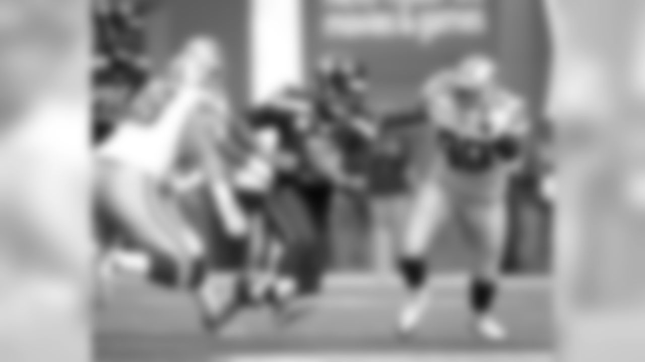 russellwilson_running-18.jpg