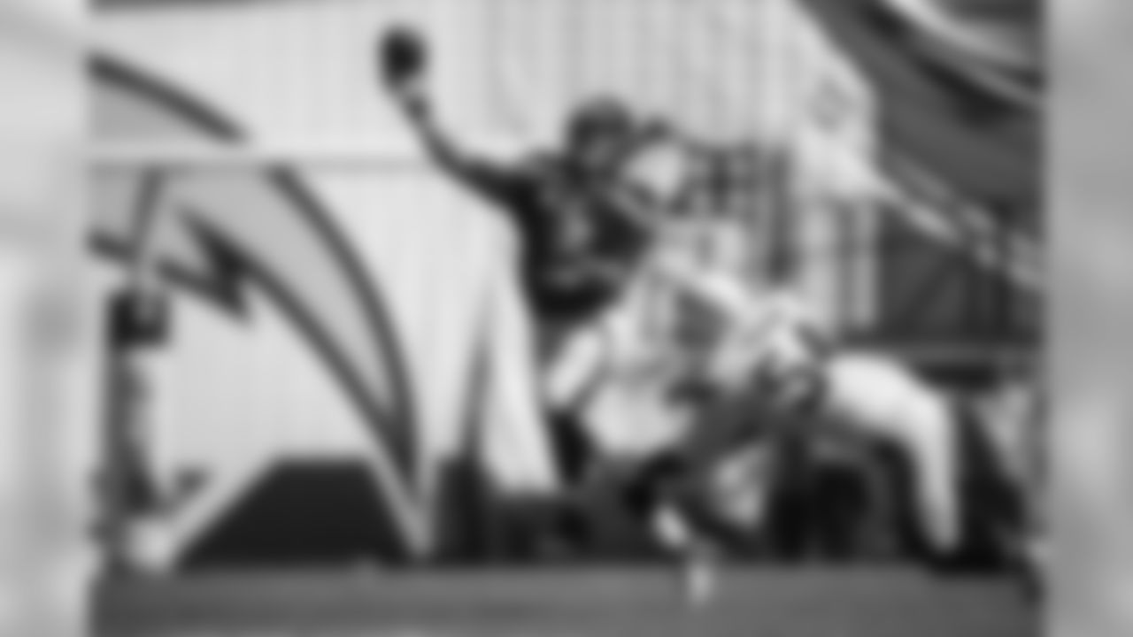 russellwilson_passing-4.jpg