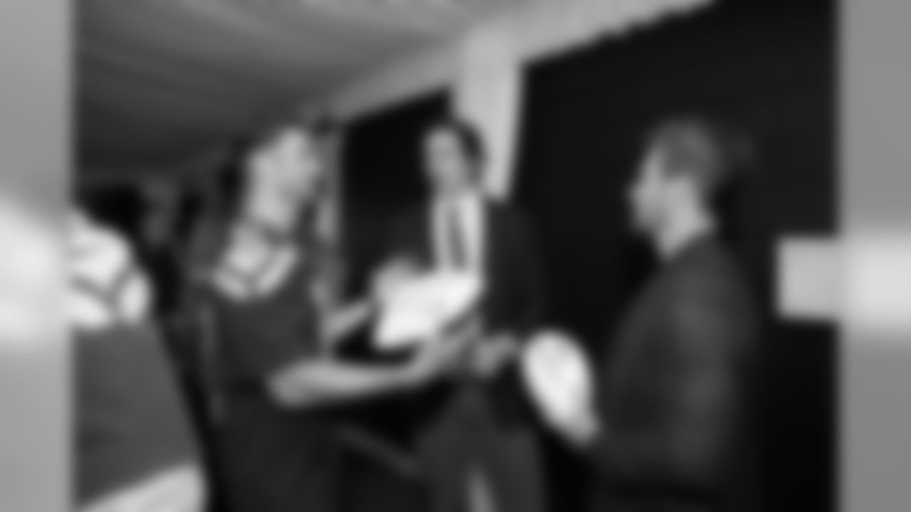 cliff_avril_charity_dining_2017_1162.jpg